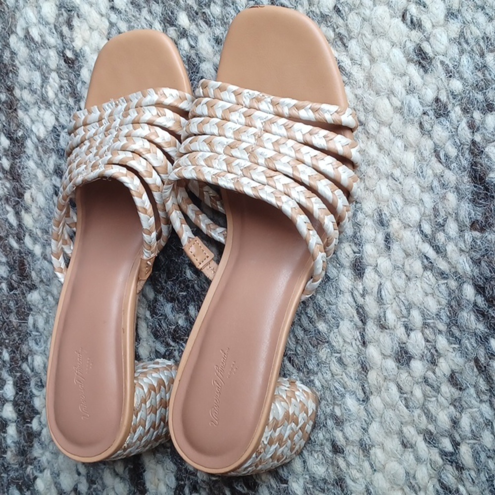 Universal Thread Sandals - image 1
